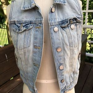 H&M sleeveless jean jacket